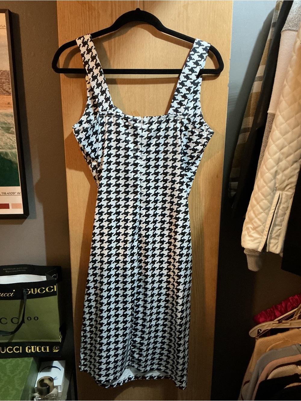 Chic Black & White Houndstooth Vintage Midi Sheath Dress - Picture 4 of 6